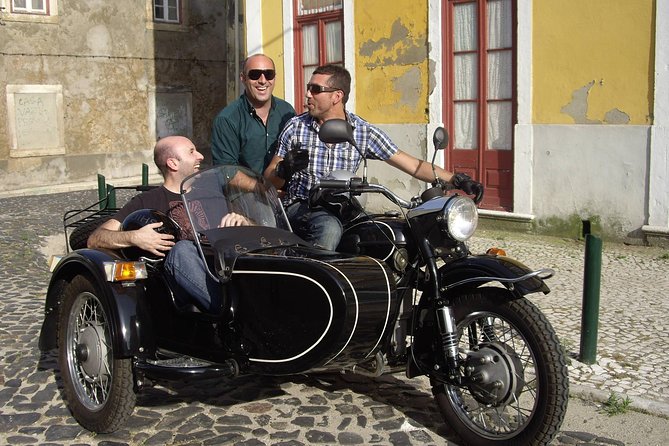 Private Tour: Best of Lisbon by Sidecar - Meeting your guide and choosing your seat