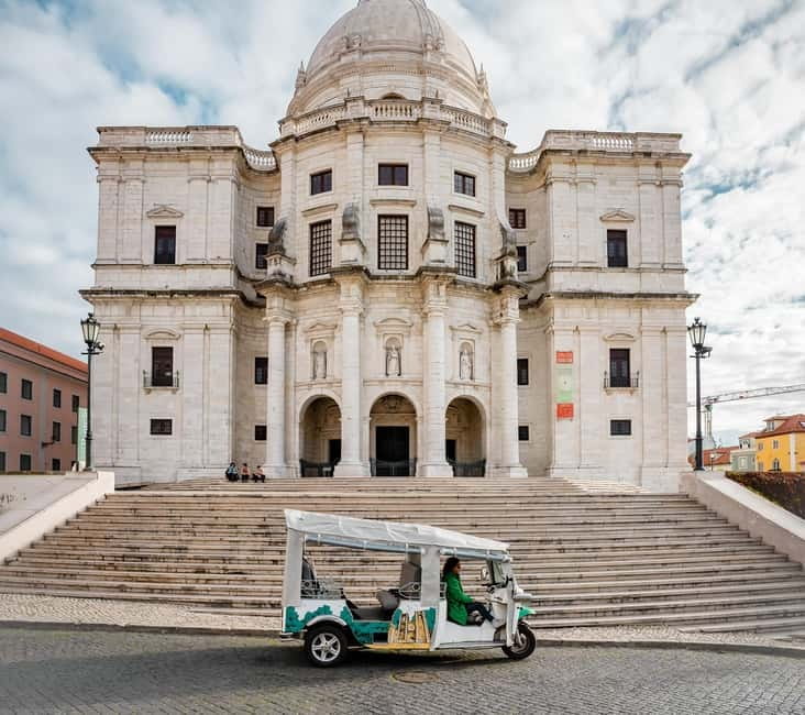 Private Tuk Tuk Tour Lisbon Old Town - Portas do Sol and the first major photo stop