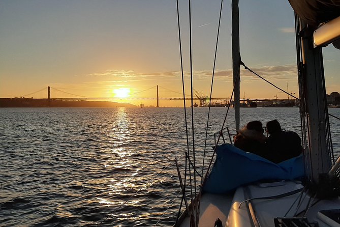 Relaxing Sailboat Cruise along the Tagus - Doca de Santo Amaro and the start of the cruise