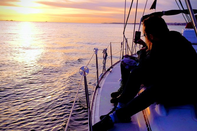 Relaxing Sailboat Cruise along the Tagus - Praça do Comércio from the Tagus