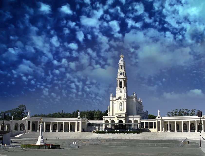 Sanctuary of Fátima and Coimbra City Tour - The 45-minute ride to Coimbra