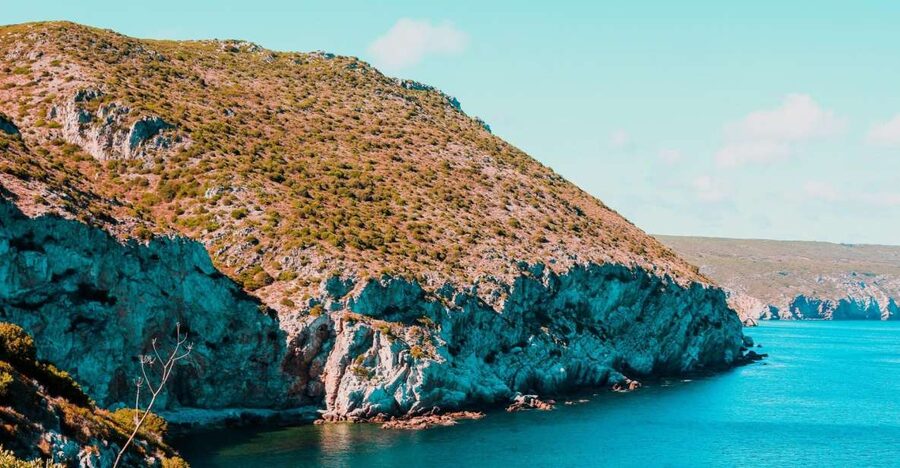 Sesimbra: Arrábida Beaches & Caves Boat Tour with Snorkeling - Ribeiro do Cavalo Beach, the first major stop