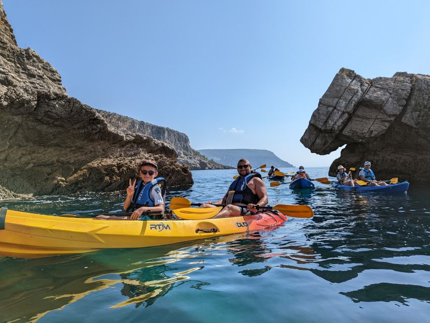 Sesimbra: Arrabida Natural Park & Caves Guided Kayaking Tour - The return paddle and changing conditions
