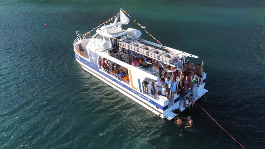 Sesimbra: Family Friendly Boat Sea Tour w/ Submarine Vision - What the $34 price includes