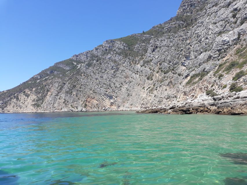 Sesimbra: Secret Bays and Beaches Boat Tour with Snorkeling - Meeting the crew at Blue Coast Tours Sesimbra