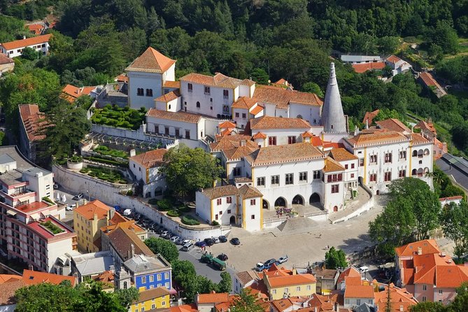 Sintra and Cascais Private Half Day Sightseeing Tour from Lisbon - Your guide can make or break the morning