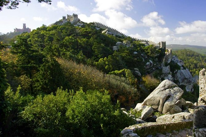 Sintra & Cascais Day Tour with Pena Palace Entry and Gardens Walk - Who should book this experience?