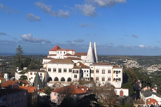 Sintra & Cascais: Private Full-Day Adventure in a Classic 4x4 - Sintra town and the tradeoff with palace time