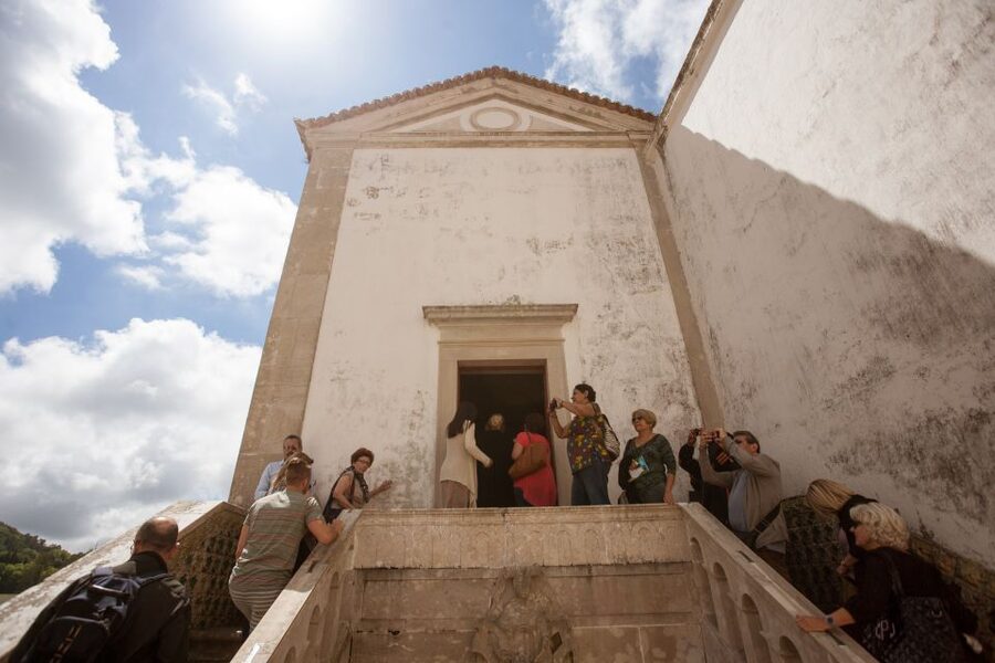 Sintra: Half-Day Tour with Royal Palace Ticket - Why this five-hour route works from Lisbon