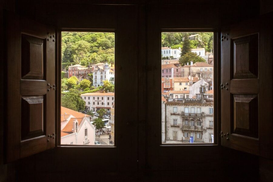 Sintra: Half-Day Tour with Royal Palace Ticket - Cabo da Roca from March through October