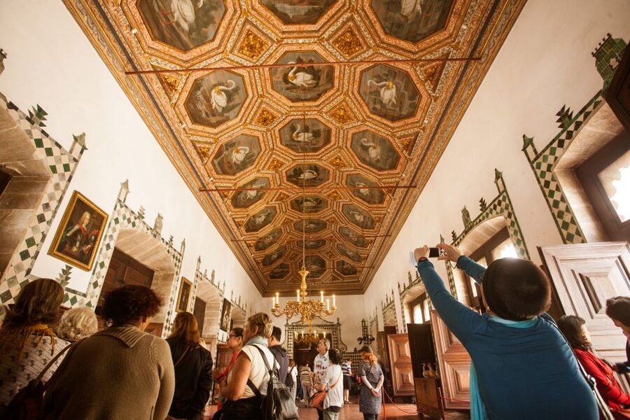 Sintra: Half-Day Tour with Royal Palace Ticket - Cascais, the best town stop on the coast