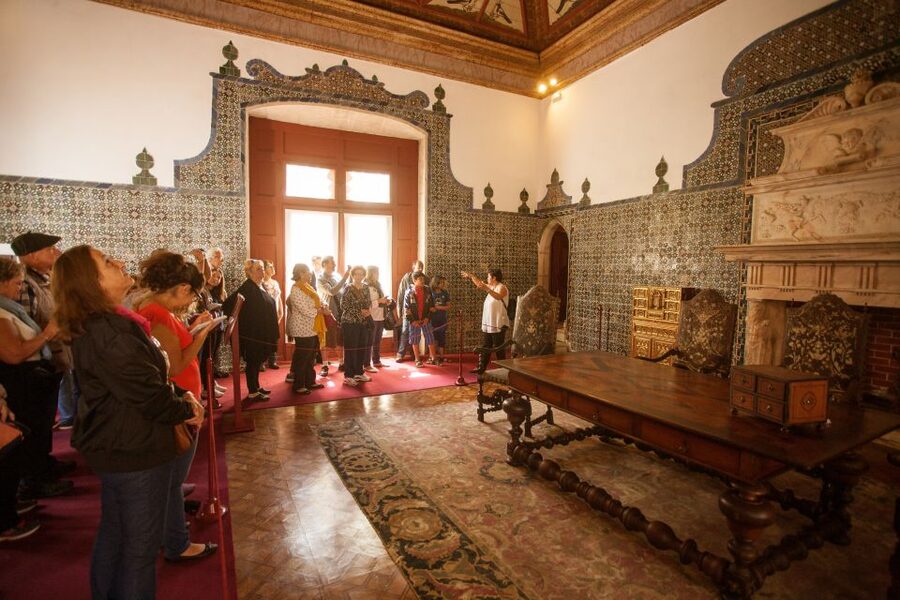 Sintra: Half-Day Tour with Royal Palace Ticket - Passing through Estoril on the way back