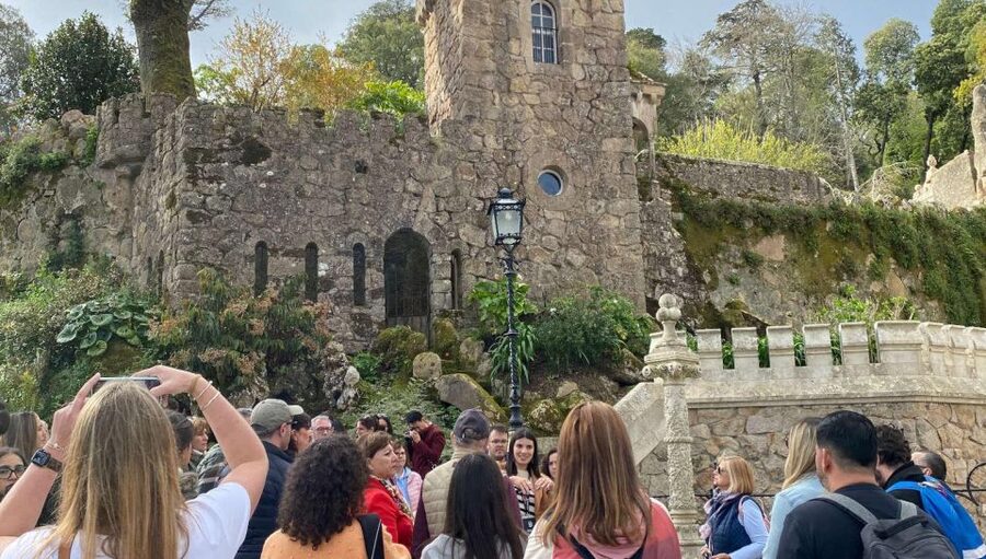 Sintra/Lisbon: Sintra & Quinta da Regaleira Tour with Ticket - What the guide adds to the visit