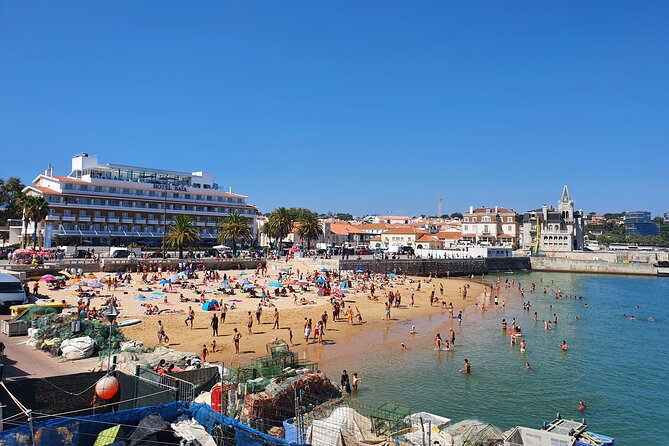 Sintra, Pena Palace, Cape Roca & Cascais Small-Group Tour - How the guide affects the day