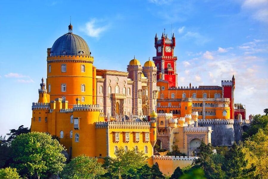 Sintra: Private Sightseeing Tuk Tuk Tour - From Colares to Azenhas do Mar