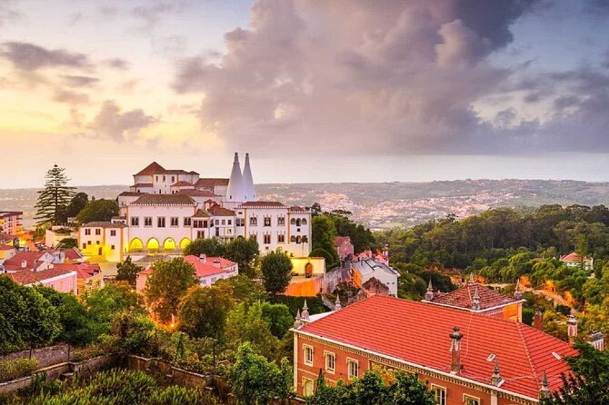 Sintra Private Tour with Tickets: Pena Palace & Moorish Castle - Walking the walls of Castelo dos Mouros