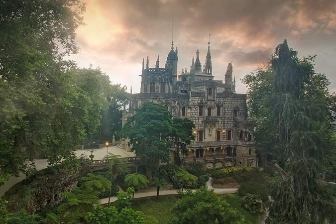 Sintra: The Romantic Village – Half-Day Private Guided Tour - Sintra’s old center and the taste of Piriquita