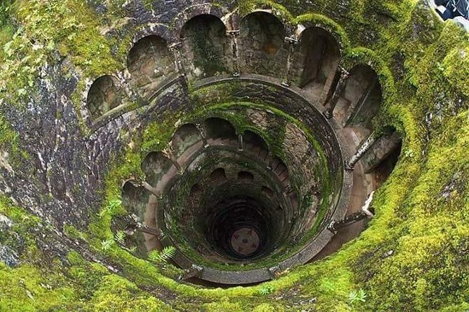 Sintra: The Romantic Village – Half-Day Private Guided Tour - Sintra National Palace and the Moorish Fountain