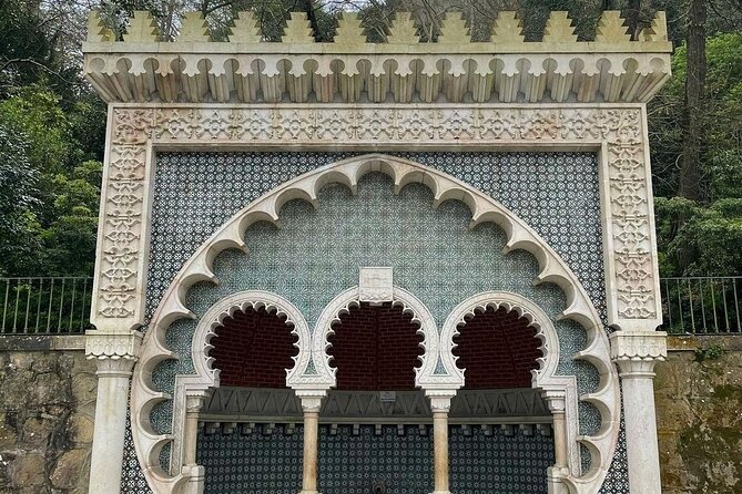 Sintra Walking Tour: Romantic Village & Palaces - Seteais and the best final photographs