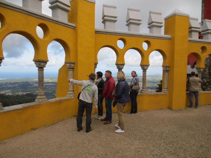 Sintra: Walking Tour with Palace, Castle, and Old Town Visit - Ending in the old town