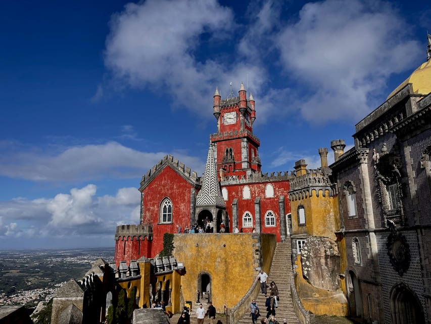 Sintra with a guide: Pena, Regaleira, Roca and Cascais - Quinta da Regaleira and its symbolic gardens