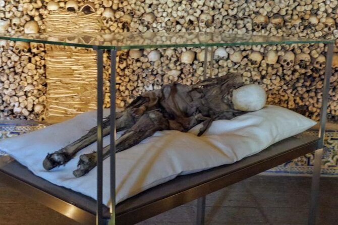 Skip the Lines & Sip the Wines: Évora’s Ultimate Walking Tour! - Finishing at the Chapel of Bones