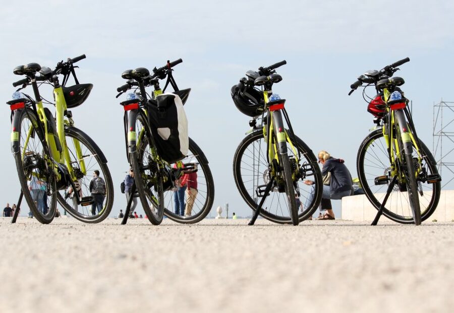 South Lisbon: 3-Hour Christ the King Electric Bike Tour - Praça da Figueira and Lisbon’s old commercial core