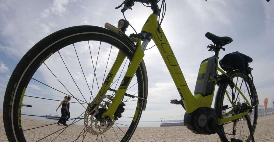 South Lisbon: 3-Hour Christ the King Electric Bike Tour - Ribeira das Naus and the orange ferry