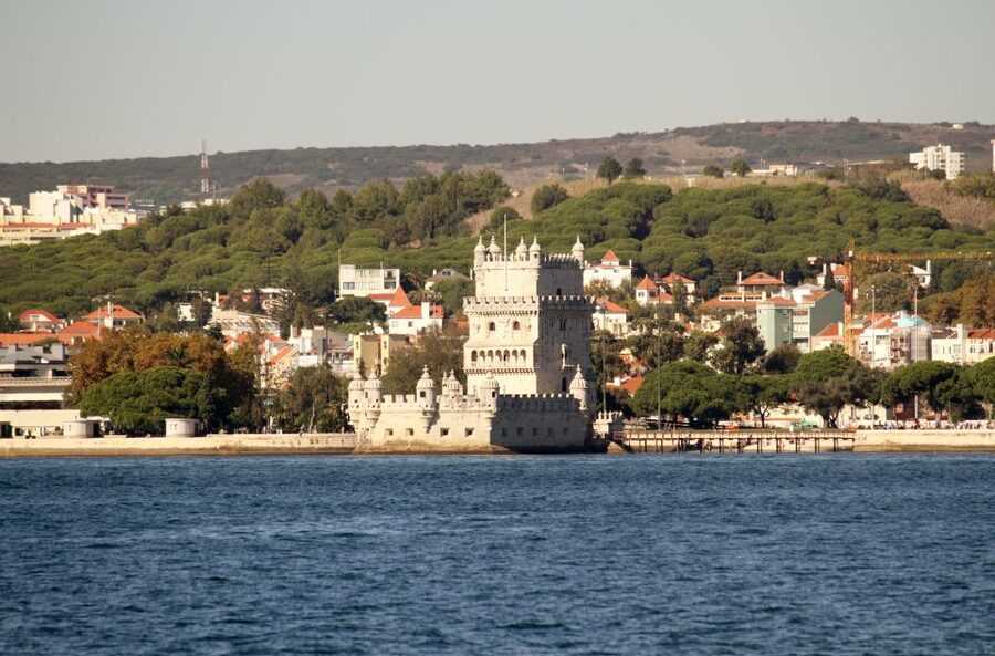 South Lisbon: 3-Hour Christ the King Electric Bike Tour - A route led by the guide, not a rigid script