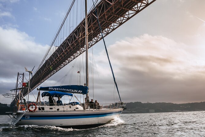 Sunset Sailboat Tejo River Tour 2h - Why Lisbon looks better from the Tejo