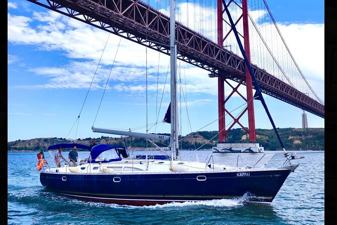 Sunset sailboat tour in Lisbon with green wine - Terreiro do Paço from the river