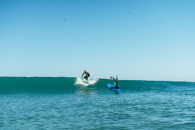 Surf Lesson in Lisbon - The surf experience - Learning the basics before entering the water