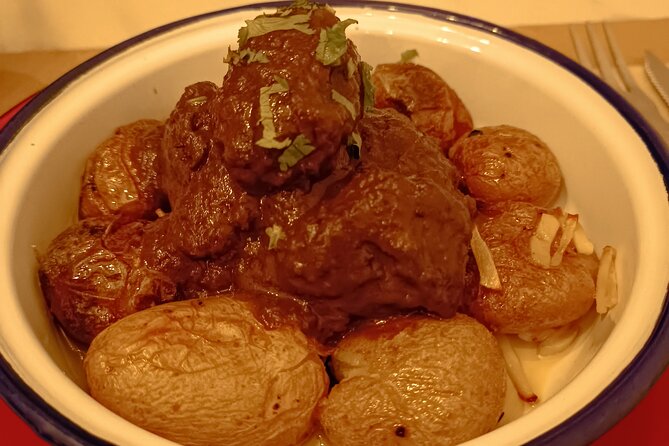 Taste Lisbon: an Itinerant Full Portuguese Meal by Do Eat Better - The guide makes the difference