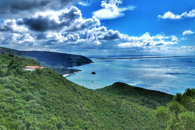 The Lisbon Kayak Day Tour (transport & picnic at beach) - Paddling below the Atlantic cliffs