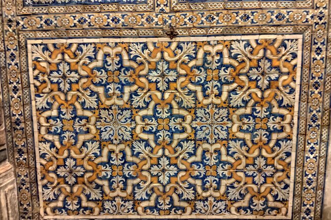 The Portuguese Tiles - Trindade and Largo Rafael Bordalo Pinheiro reveal tile in daily life
