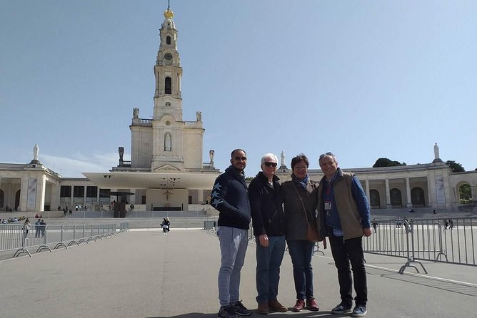 Tour Fátima Batalha Nazaré and Óbidos - Nazaré, cliffs, and the Atlantic
