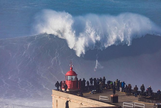 Tour Fátima Batalha Nazaré and Óbidos - Óbidos behind its medieval walls