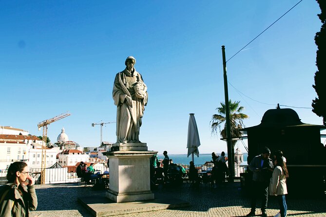 Tour Tuk Tuk Lisbon-Belem 4 H Free Pick-up - São Pedro de Alcântara and the route toward Belém