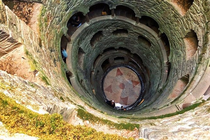 Tours and Transfers - Lunch and a walk through Sintra’s old center