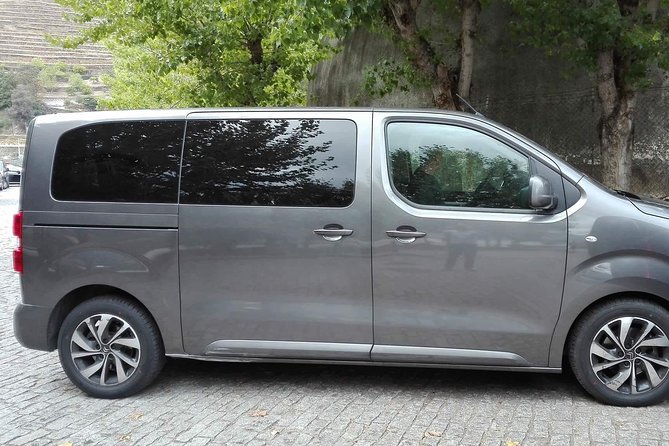Transfer from Lisbon Airport to Lisbon City Hotels - Why a private Lisbon airport transfer can be worth it