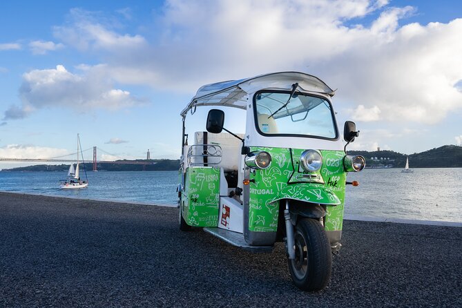 Tuk-tuk Bethlehem: An adventure DE tuk tuk you will never forget - Belém Cultural Center and the Presidential Palace