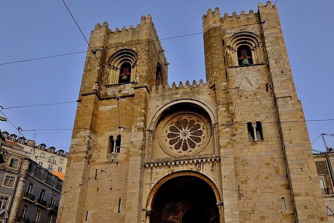 Tuk tuk experience through the historic neighborhood of Alfama - The opening square and Lisbon’s seafaring past