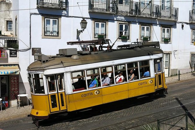 VIP-walking-Tour - Lisbon with your private - in German - The surrounding area and possible day trips