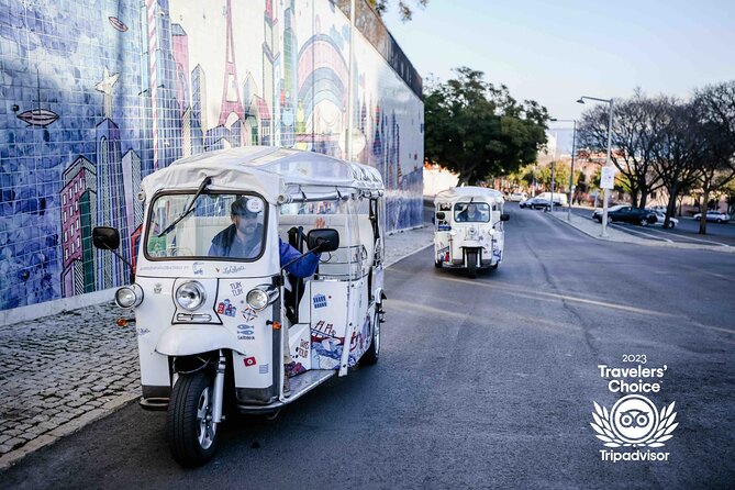 Welcome Lisbon Tour with Local Guide in Private Eco Tuk Tuk - The cathedral and the road into Alfama