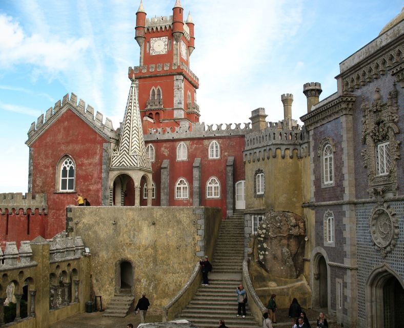Wonders of Sintra & Cascais Private Tour - A 1.5-hour lunch break in Sintra